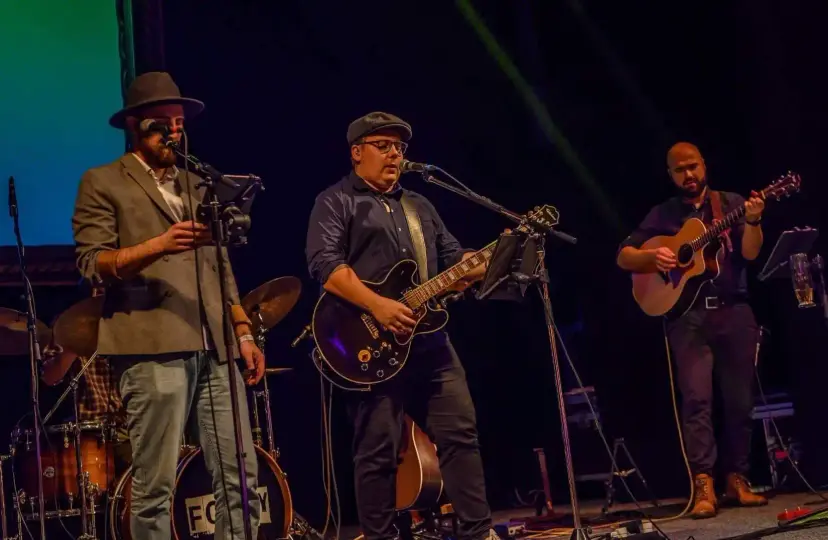 Živá hudba na svatbu - kapela Fousy