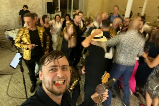 Svatební zábava s Fousy